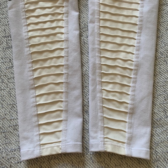 Alo Yoga High Waisted Moto Legging - Picture 9 of 11